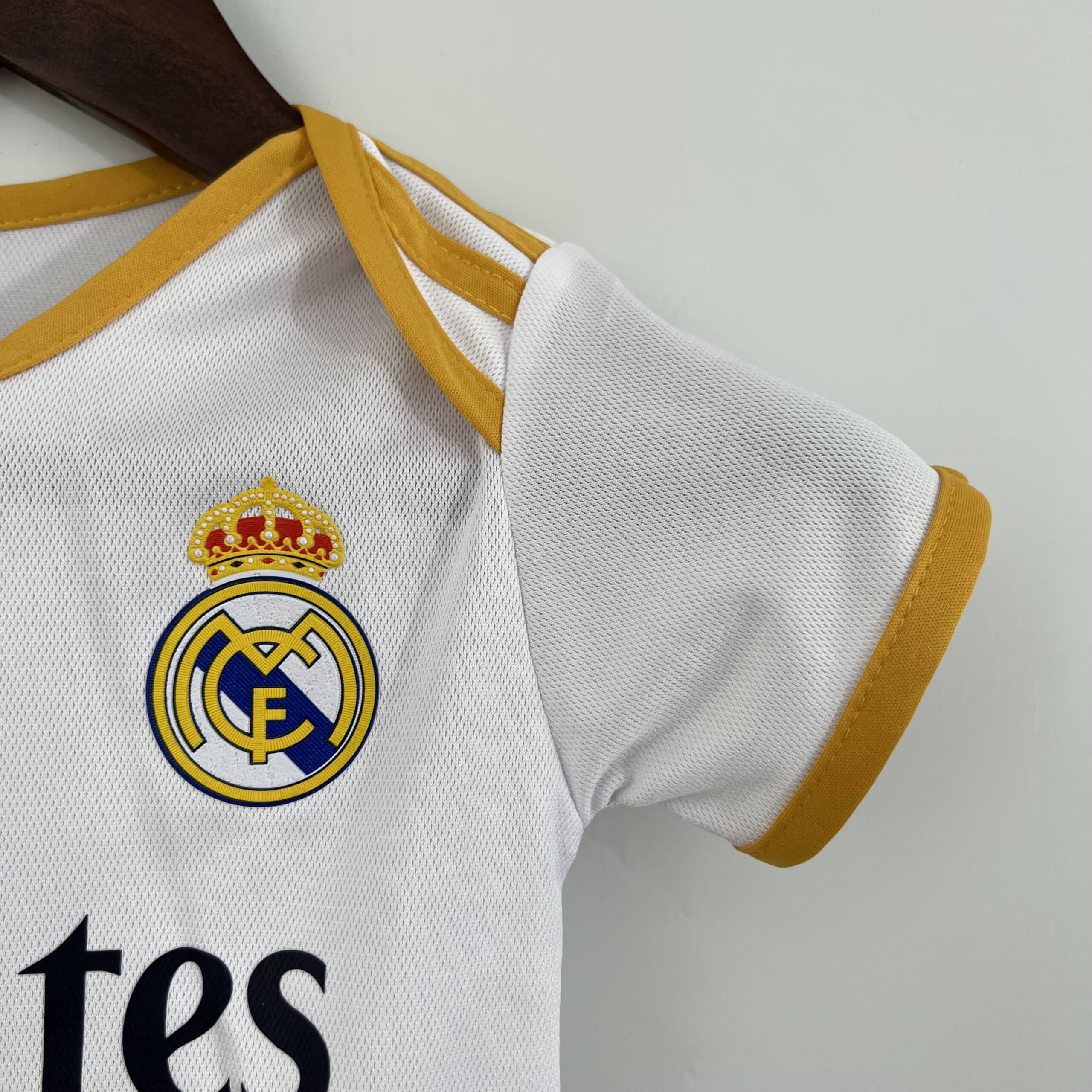 Real Madrid Maillot 23/24 - Baby - Maxi Kits