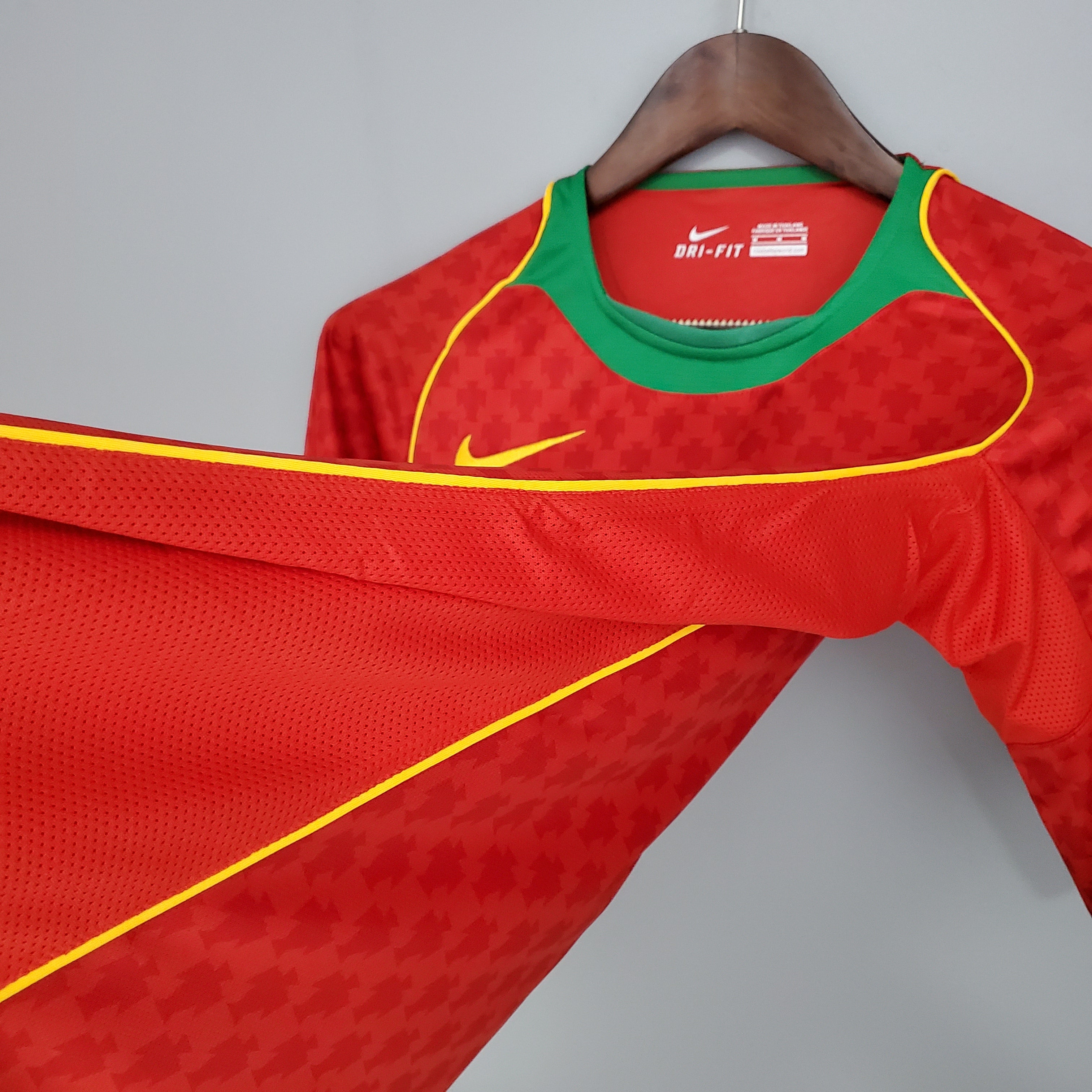 Portugal Maillot Rétro 2004 - Maxi Kits