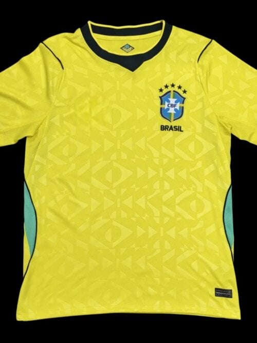 Camiseta local de Brasil 26/27