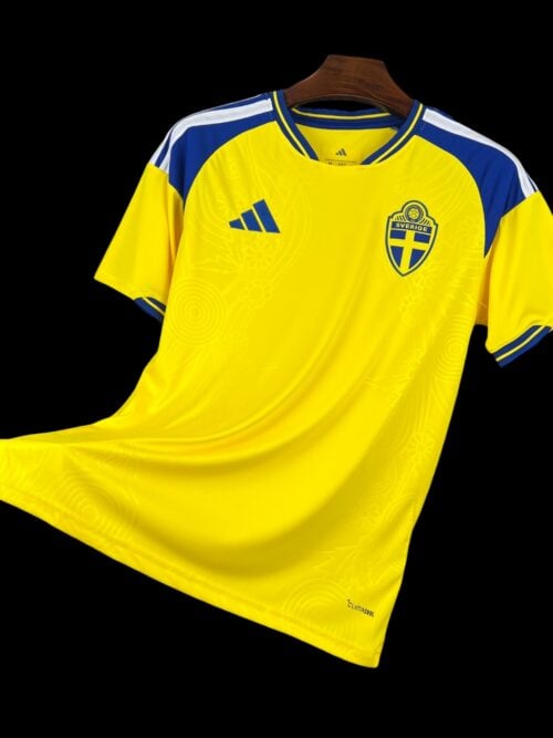Camiseta local de Suecia 26/27