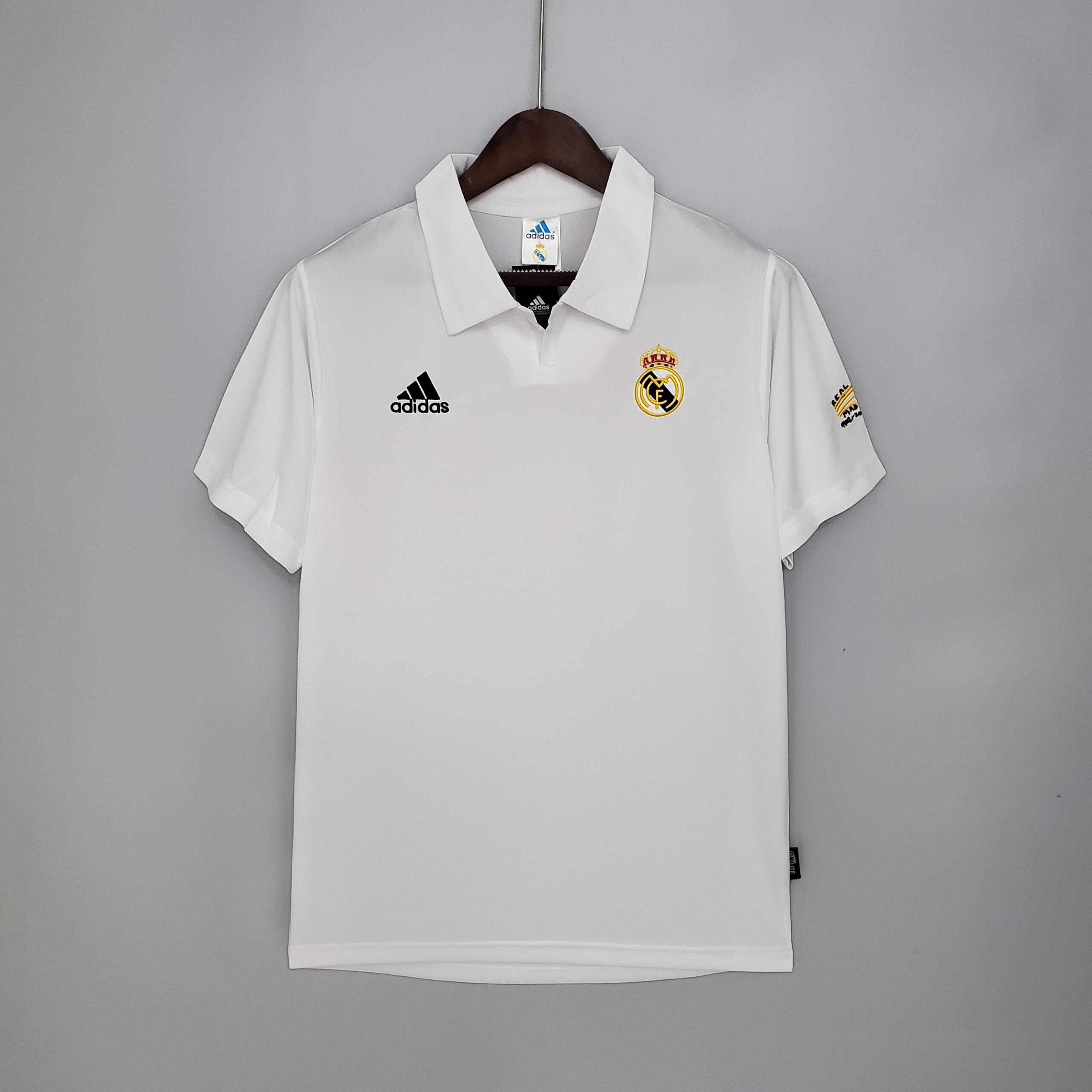 Storia del Real Madrid, maglia da casa del Real Madrid disponibile da Maxi Kits