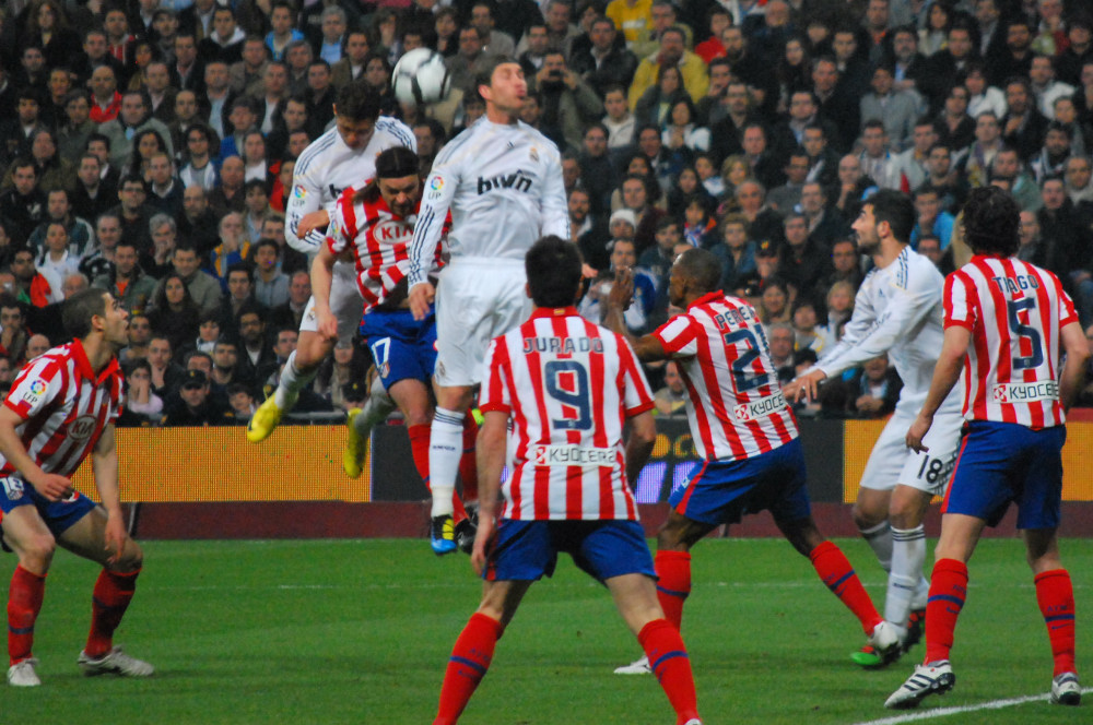 El Bernabéu acoge el derbi madrileño