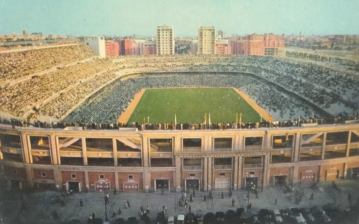 Il Santiago Bernabéu nel 1947, anno dell'inaugurazione