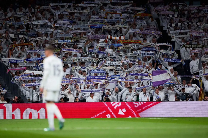 Il Santiago Bernabéu in una serata di Liga