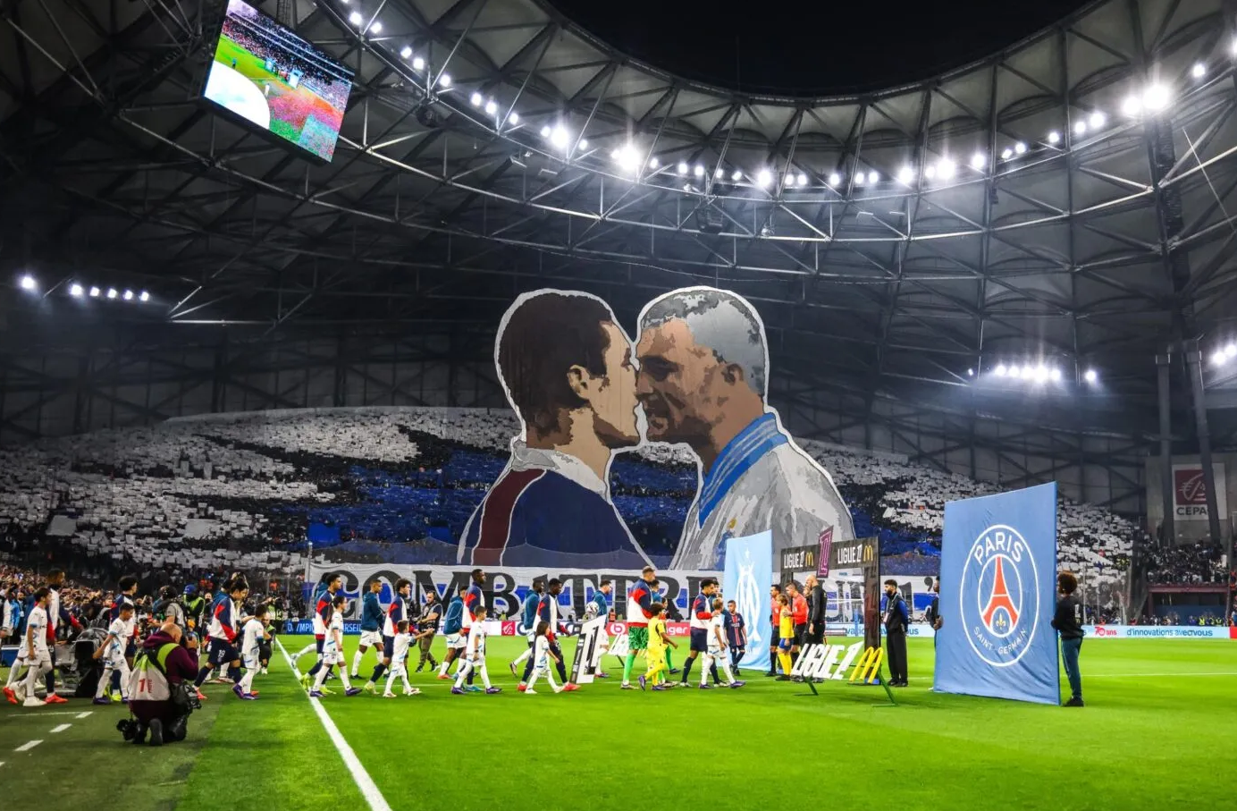 Het Velodrome tijdens een wedstrijd tussen OM en PSG