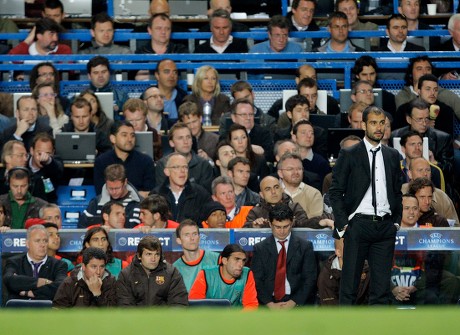 Pep Guardiola dirigeant son equipe