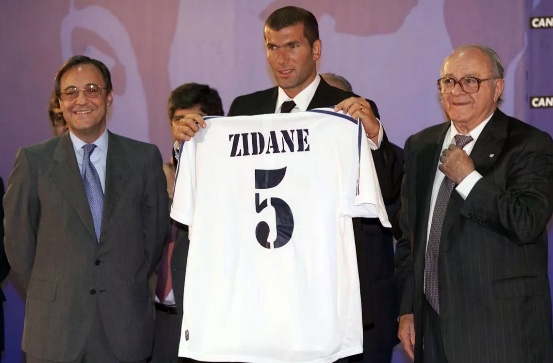 Zinedine Zidane, acquisto «galattico» del 2001